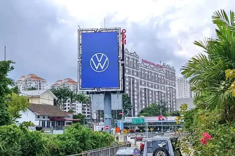 1 Panel Vertical LED Screen Billboard