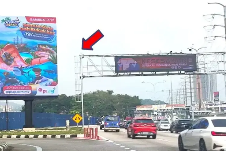 1 Panel Vertical LED Screen Billboard