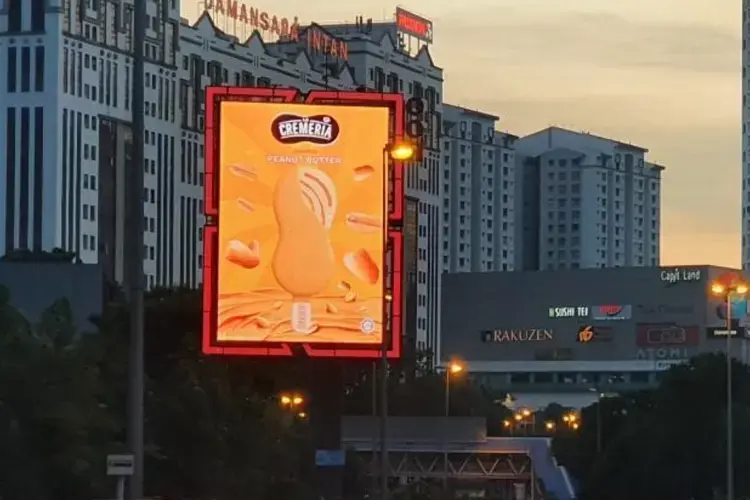 1 Vertical LED Screen Billboard